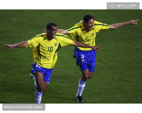 精彩足球明星壁纸尽在利物浦展现红军风采与激情瞬间