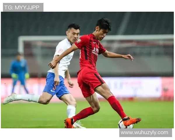 上海足球队在速度排行榜中荣登第四名展现出强劲实力与潜力 上海足球队在速度排行榜中荣登第四名展现出强劲实力与潜力